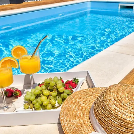 Villa Vavea By Guide *